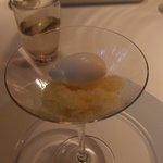 キュイジーヌ[s] ミッシェル・トロワグロ - ココナッツのアイスとスパイスの効いたソルベ