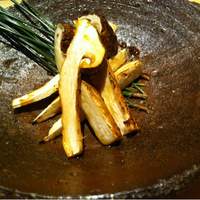 すし乾山 大阪北新地店 - 今年初松茸！（今の時期は韓国産）