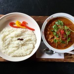 スプーンソング - タミル チェティナッドチキンのサムドラ風(1,000円)