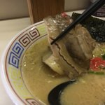 とら家 - 焼豚は溶けない系で美味しい