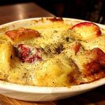 焼きリンゴとパンチェッタのブルーチーズ味噌グラタン