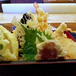 天よし亭 - なかなか、そびえ立っております