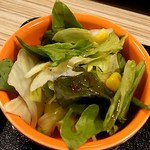 Marunouchi dhindon - セットのミニサラダ
