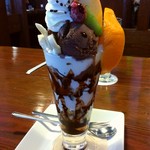 雪詩慕雲 - チョコレートパフェ。