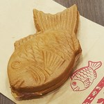 やきもの本舗 - 料理写真:たいやき いちごクリーム‼️