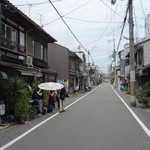 森林食堂 - １２時すぎ並んでます。