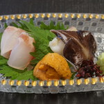 日本料理 藤井 - お造り：イサキ、トリ貝、雲丹 UP