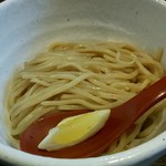 製麺処 蔵木 - 麺にはカットレモン付き