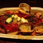 BAR DARA - アサリのトマト煮込み