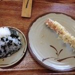 純手打 うどん 勝一 - 天婦羅　ちくわ　100円 /むすび　150円