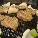 お肉が焼けましたー