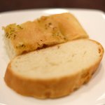 チェルバイア - プランツォＡ 1300円 のフォカッチャとバゲット