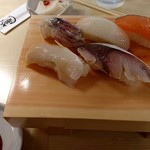寿司居酒屋 や台ずし - つぶ貝 サーモン いか 〆鯖 げそ