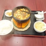 天香宴 - 石焼麻婆豆腐定食850円