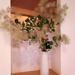 まん作 - いつも生花が素敵に生けられてます♬