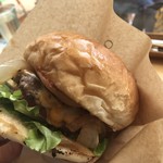 WABOKU CAFE TOKYO - チーズバーガー