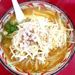 EAGLE - みそバターらーめん大盛り 950円