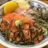 魚がし寿司 - 料理写真:サーモンはまち丼