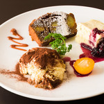 BISTRO QUATRE - 