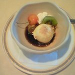 ケケ・デプレ - Bランチ 2100円 のわらび餅とバニラアイスの黒蜜