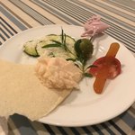 サルデーニャ料理とワイン greco - 二皿目 手前がヤギのチーズだったかな？