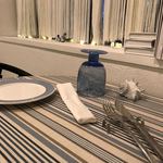 サルデーニャ料理とワイン greco - 白とブルーを基調とした店内