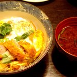 とんかつ やまいち - ロースかつ丼＆赤だし