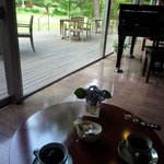 時の宿 すみれ - 食後のコーヒーはロビーで