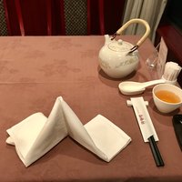 北京宮廷料理 涵梅舫 - テーブルセッティング