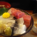 ふくべ寿司 - 鮪・鱸・小肌の3種丼1080円
