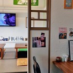 コッテジ - テーブル席 ＆ 奥の座敷