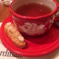 イル カルディナーレ 銀座本店 - 紅茶にビスコンティ