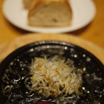 BeerBar富士桜Roppongi - シラス　岩のり　アヒージョ