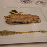 ル・シズィエム・サンス・ドゥ・オエノン レストラン - 白ゴーヤ、実山椒、ハスイモを挟んだ舌平目のムニエル 菜の花マスタード風味の白ワインソース