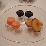 ル・シズィエム・サンス・ドゥ・オエノン レストラン - 小菓子