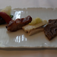 赤坂璃宮 赤坂本店 - 焼き物入り前菜盛り合わせ