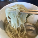 麺づくり 蒼空 - 磯潮らぁめん　麺アップ