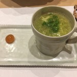 鮨 心白 - アミューズ？の鼈のスープと醤油漬けの卵　最初から美味しさにやられました