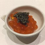 鮨 心白 - この時期に鱒の介のいくらなんて！　まだ粒が小さくてとても繊細ないくらでした　上に乗せたキャビアと混ぜるととんでもない美味しさです　いくらのマイギネスです