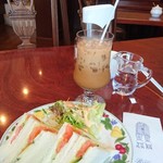 カフェ アンド バー ルシアン - 