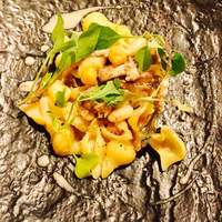 リストランテ リンコントロ - パスタ2品目。
                  貝殻の形のパスタですね⭐︎
                  クリーミーに。