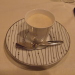 ノーワンズ レシピ - 軽いキノコのスープのカプチーノ風　ユリの根のフランと共に