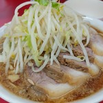 ラーメン二郎 - 「小豚麺カタメ少なめ油抜きノーコール」が着丼