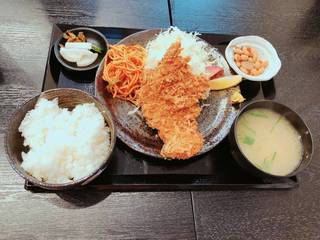 Tsukuba ya - お昼一番人気とんかつ定食