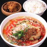 Niku Massuru Suguru - ランチも人気！名物坦々麺！