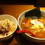 麺や 六三六 - ラーメン＋豚ほぐし
