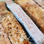 とんかつとハンバーグ はらから亭 - この厚みですが、とても柔らか〜い♡