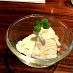 Salt Chinsukou ice cream