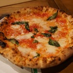 ア フェネステッラ - 