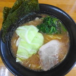 横浜ラーメン萬年家 - 豚骨醤油ラーメン